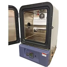Espec BTL-433 Temperature & Humidity Chamber
